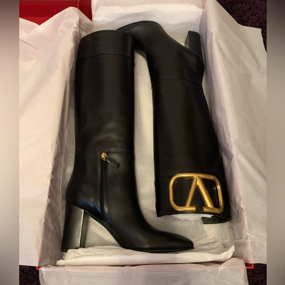 Valentino Garavani Black Boots with Gold Accent - Picture 4 of 7